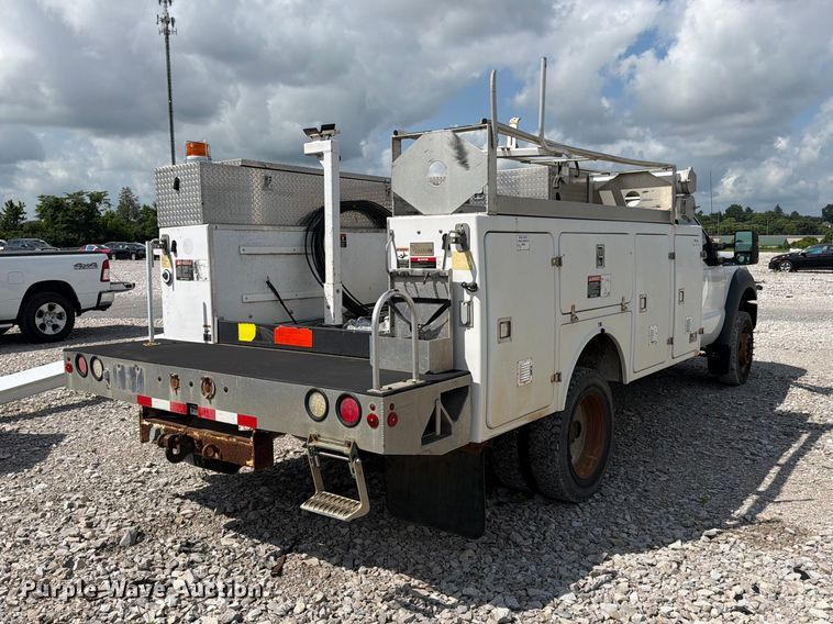 image for item YA2691 2013 Ford F450 Super Duty bucket truck