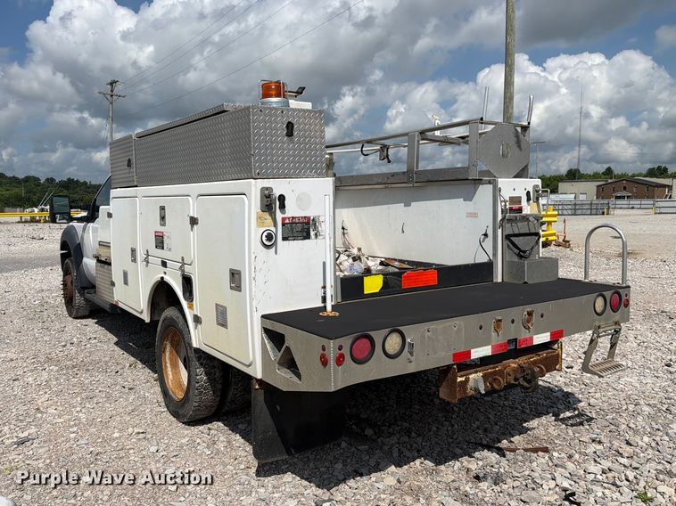 image for item YA2691 2013 Ford F450 Super Duty bucket truck