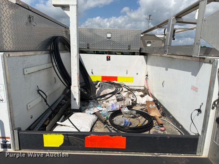 image for item YA2691 2013 Ford F450 Super Duty bucket truck