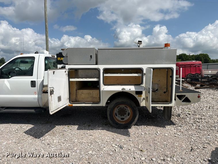 image for item YA2691 2013 Ford F450 Super Duty bucket truck