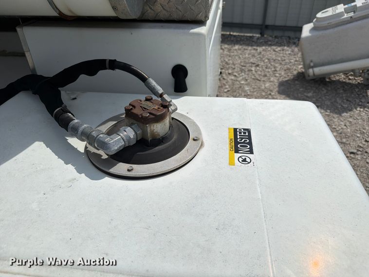 image for item YA2691 2013 Ford F450 Super Duty bucket truck
