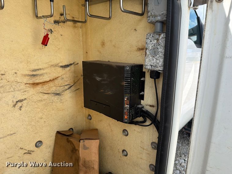 image for item YA2691 2013 Ford F450 Super Duty bucket truck