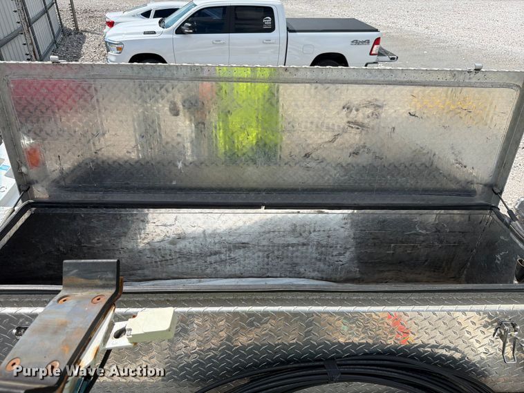 image for item YA2691 2013 Ford F450 Super Duty bucket truck