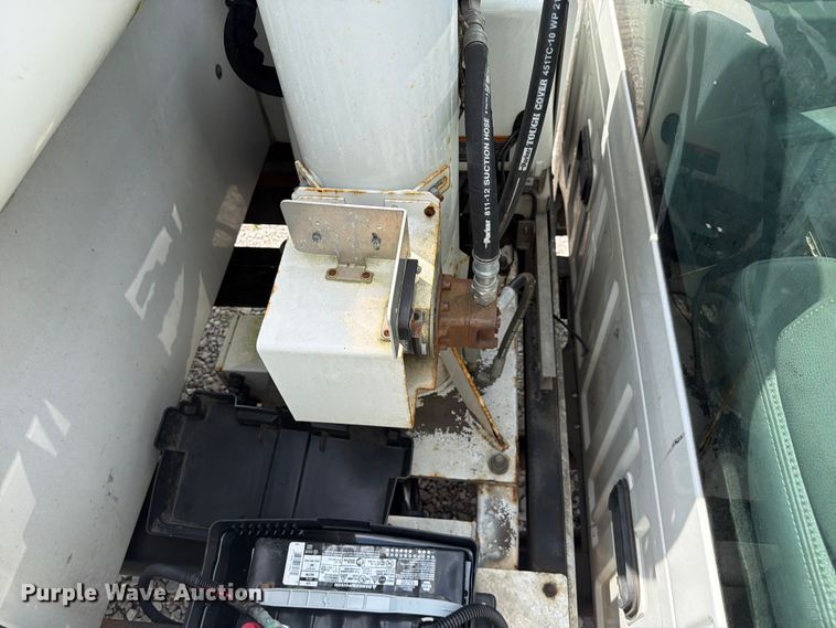 image for item YA2691 2013 Ford F450 Super Duty bucket truck