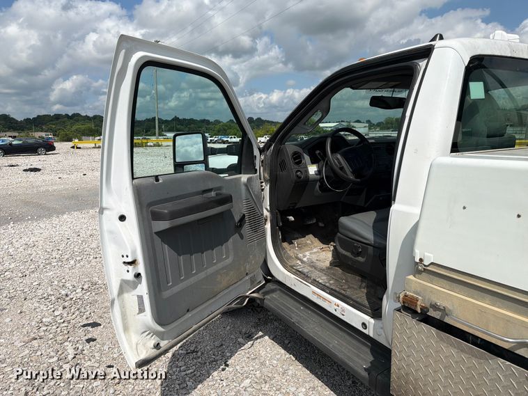 image for item YA2691 2013 Ford F450 Super Duty bucket truck