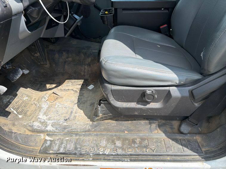 image for item YA2691 2013 Ford F450 Super Duty bucket truck