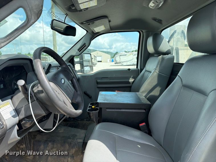 image for item YA2691 2013 Ford F450 Super Duty bucket truck