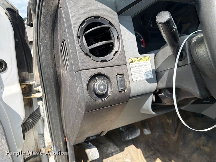 image for item YA2691 2013 Ford F450 Super Duty bucket truck