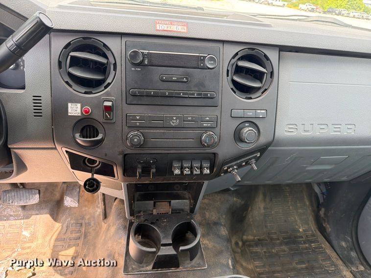 image for item YA2691 2013 Ford F450 Super Duty bucket truck