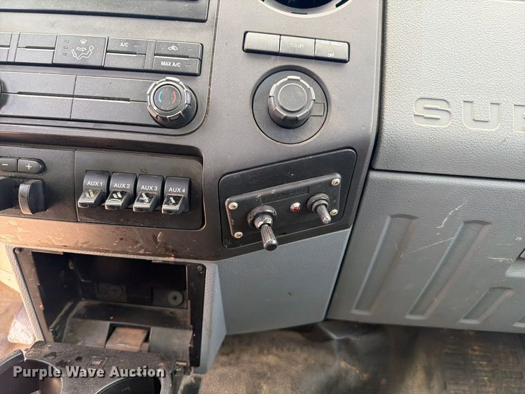 image for item YA2691 2013 Ford F450 Super Duty bucket truck