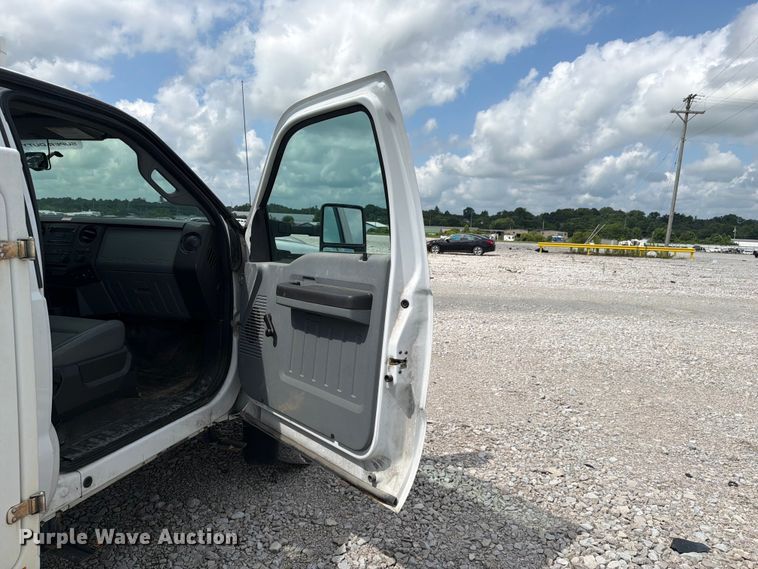 image for item YA2691 2013 Ford F450 Super Duty bucket truck