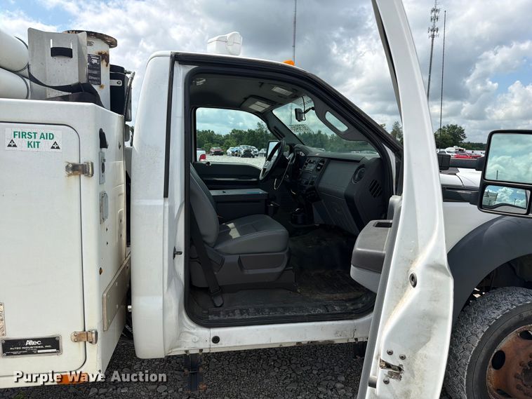 image for item YA2691 2013 Ford F450 Super Duty bucket truck