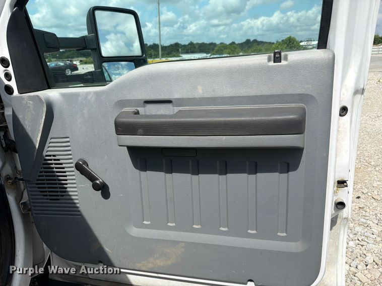 image for item YA2691 2013 Ford F450 Super Duty bucket truck