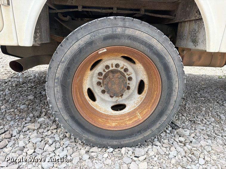 image for item YA2691 2013 Ford F450 Super Duty bucket truck