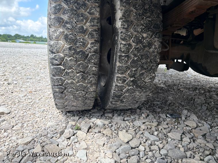 image for item YA2691 2013 Ford F450 Super Duty bucket truck