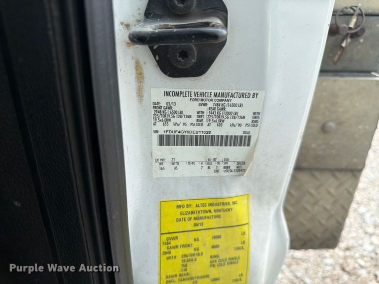 image for item YA2691 2013 Ford F450 Super Duty bucket truck