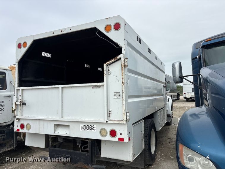 image for item YA2815 2015 Ford F650 Super Duty chipper truck