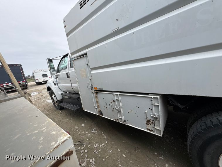 image for item YA2815 2015 Ford F650 Super Duty chipper truck