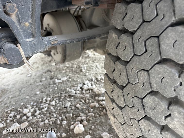 image for item YA2815 2015 Ford F650 Super Duty chipper truck
