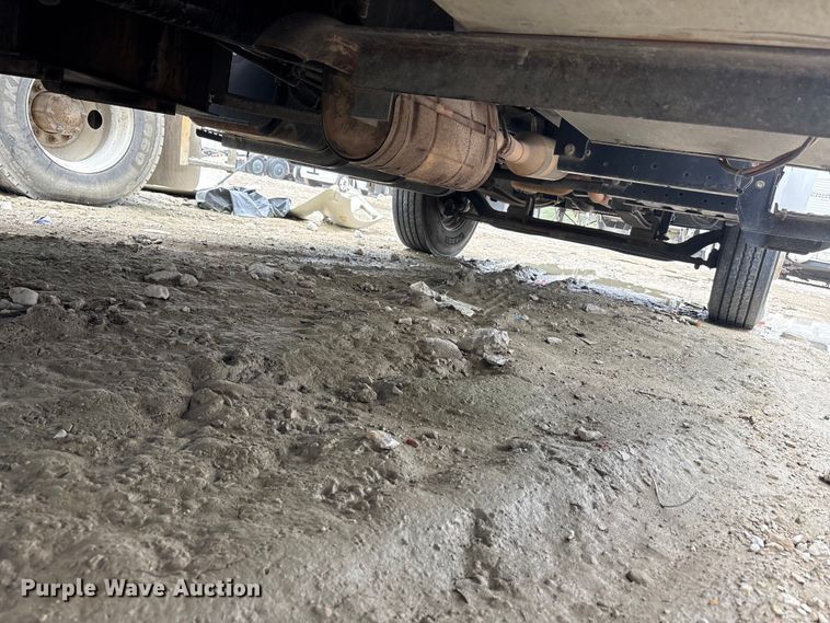 image for item YA2815 2015 Ford F650 Super Duty chipper truck