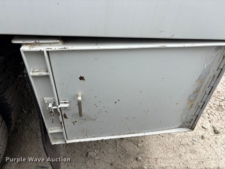 image for item YA2815 2015 Ford F650 Super Duty chipper truck