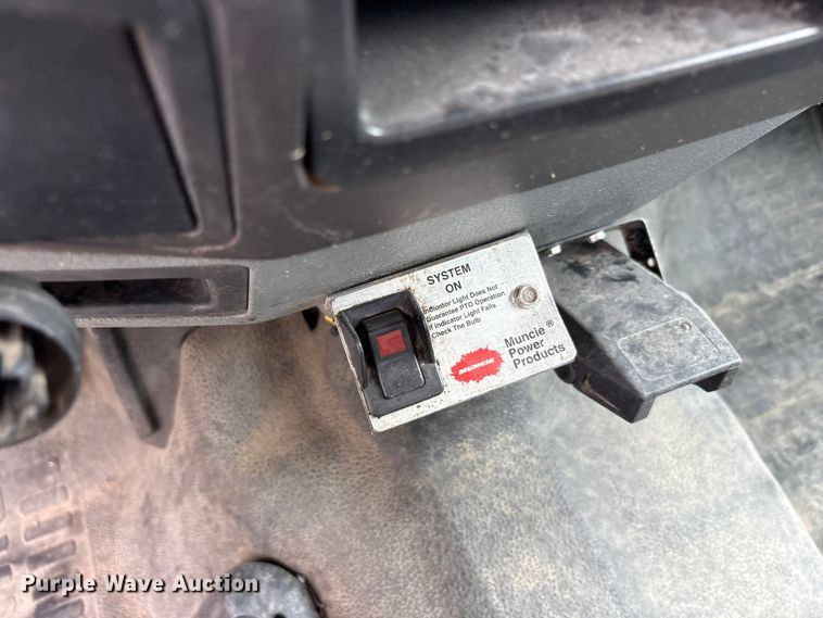 image for item YA2815 2015 Ford F650 Super Duty chipper truck