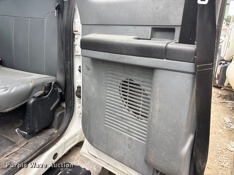 image for item YA2815 2015 Ford F650 Super Duty chipper truck