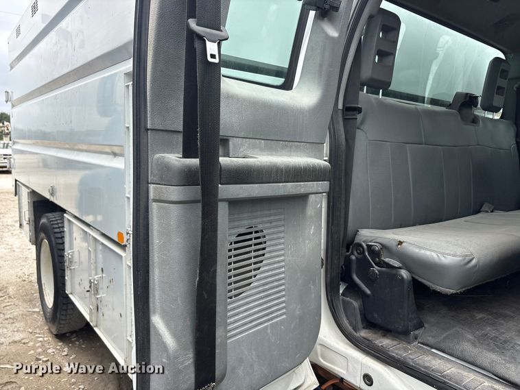 image for item YA2815 2015 Ford F650 Super Duty chipper truck