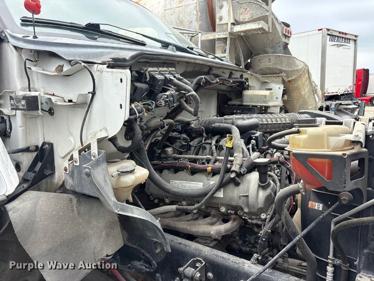 image for item YA2815 2015 Ford F650 Super Duty chipper truck