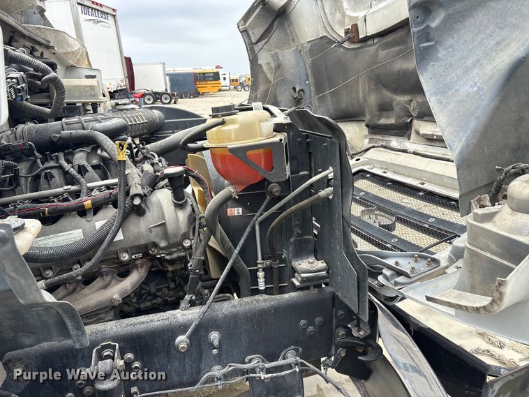 image for item YA2815 2015 Ford F650 Super Duty chipper truck