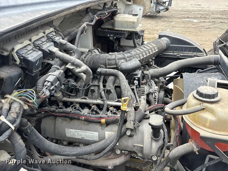 image for item YA2815 2015 Ford F650 Super Duty chipper truck