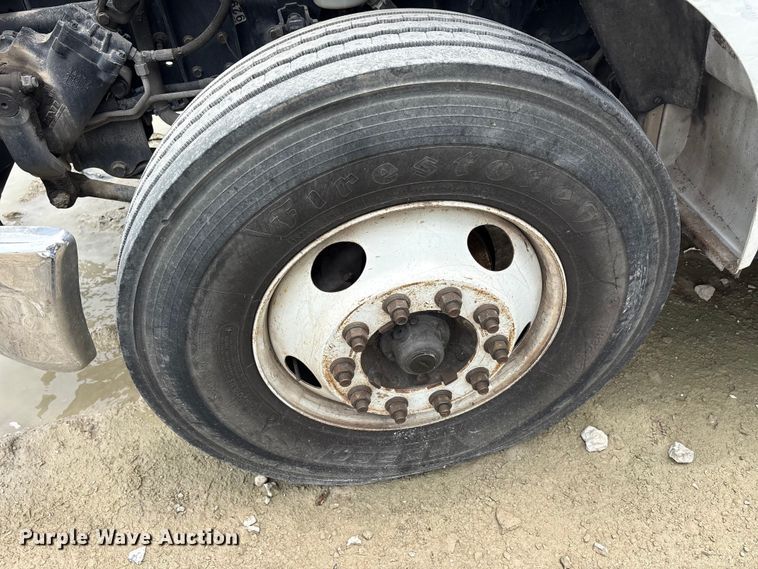 image for item YA2815 2015 Ford F650 Super Duty chipper truck