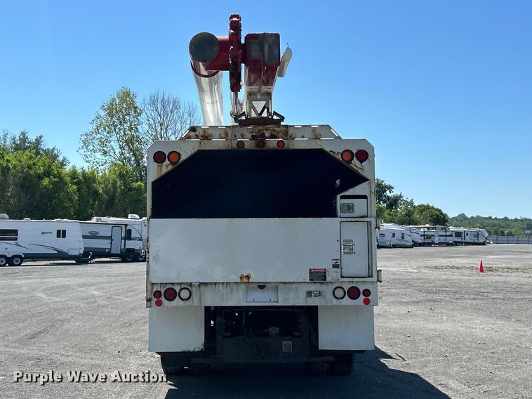 image for item YA2822 2015 Ford F750 Super Duty forestry bucket truck