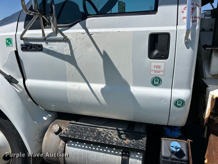 image for item YA2822 2015 Ford F750 Super Duty forestry bucket truck