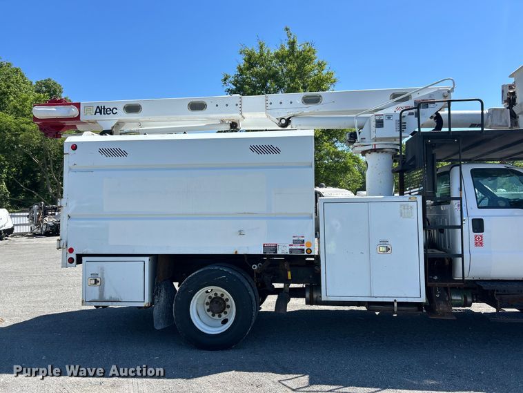 image for item YA2822 2015 Ford F750 Super Duty forestry bucket truck