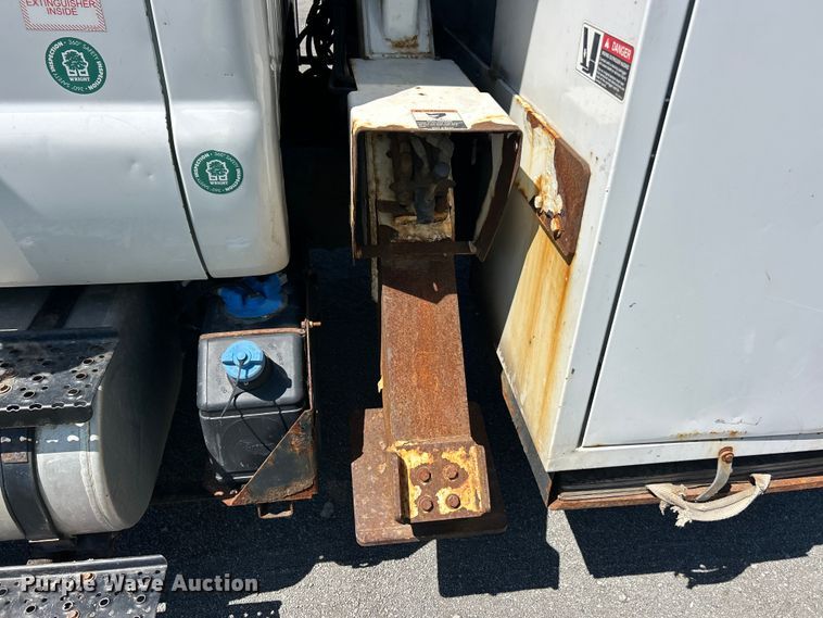 image for item YA2822 2015 Ford F750 Super Duty forestry bucket truck