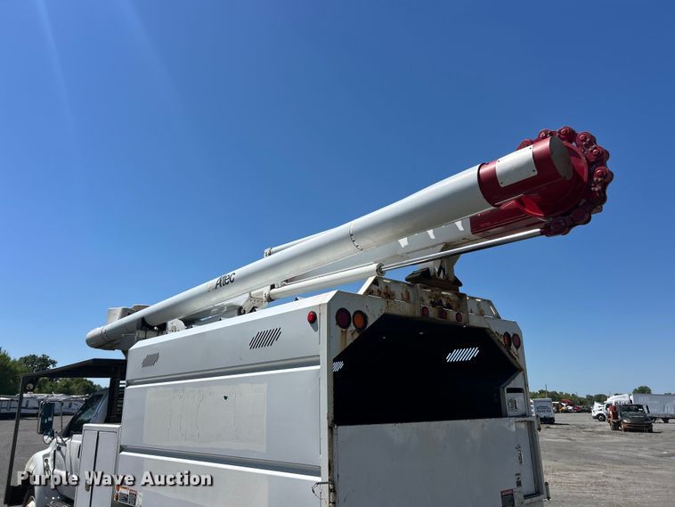 image for item YA2822 2015 Ford F750 Super Duty forestry bucket truck