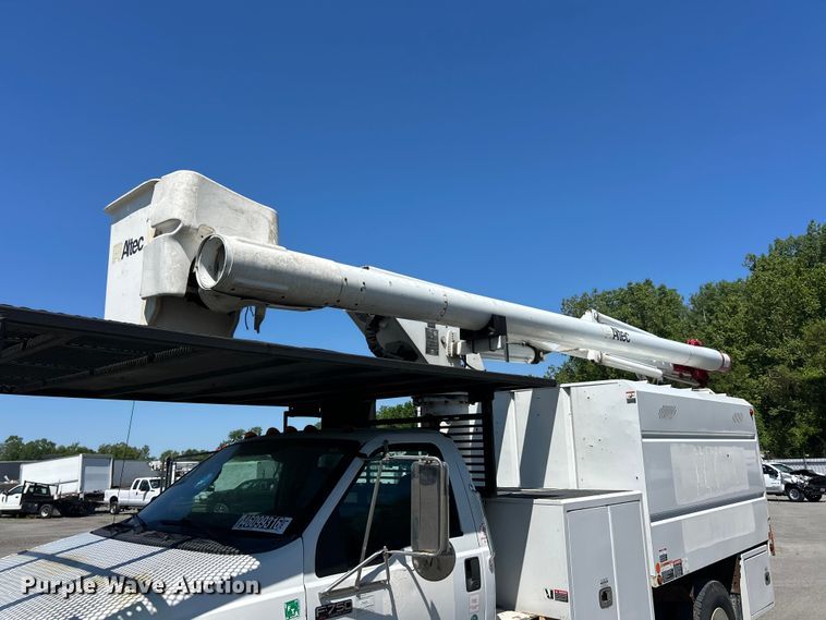image for item YA2822 2015 Ford F750 Super Duty forestry bucket truck