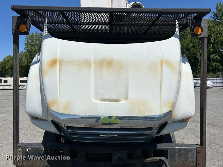 image for item YA2822 2015 Ford F750 Super Duty forestry bucket truck