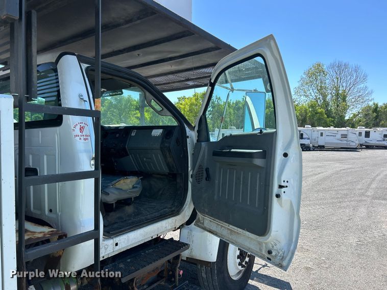 image for item YA2822 2015 Ford F750 Super Duty forestry bucket truck