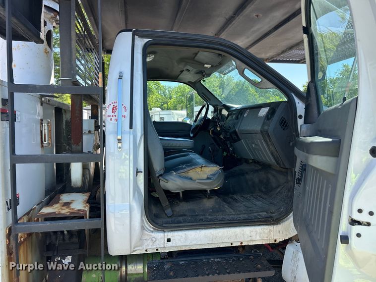 image for item YA2822 2015 Ford F750 Super Duty forestry bucket truck