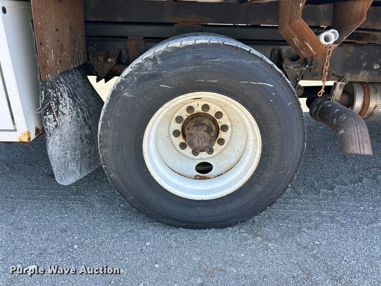 image for item YA2822 2015 Ford F750 Super Duty forestry bucket truck