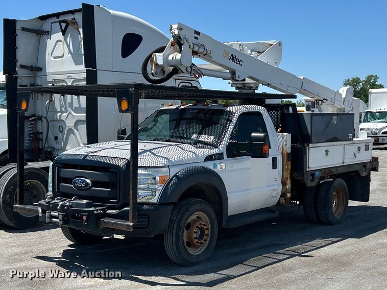 image for item YA2832 2016 Ford F550 Super Duty bucket truck