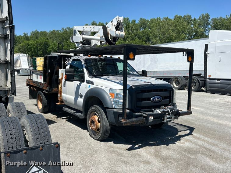 image for item YA2832 2016 Ford F550 Super Duty bucket truck