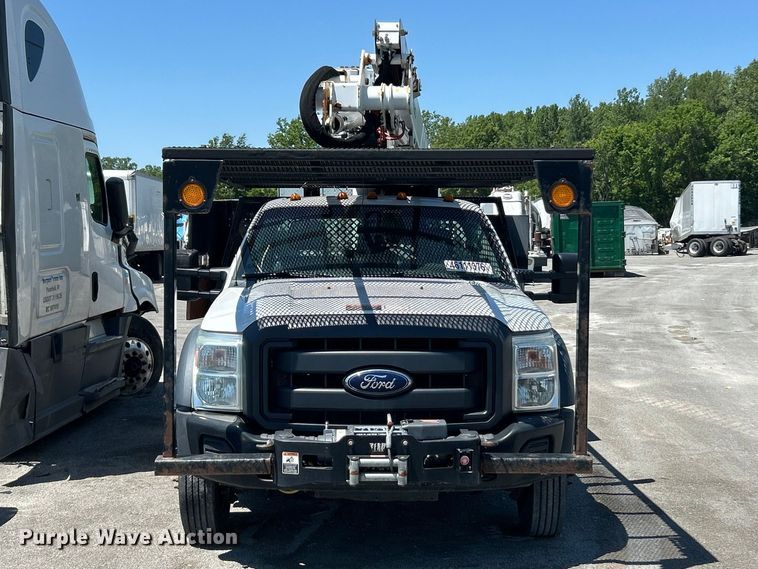 image for item YA2832 2016 Ford F550 Super Duty bucket truck