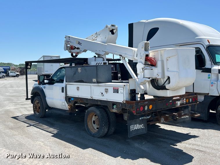 image for item YA2832 2016 Ford F550 Super Duty bucket truck