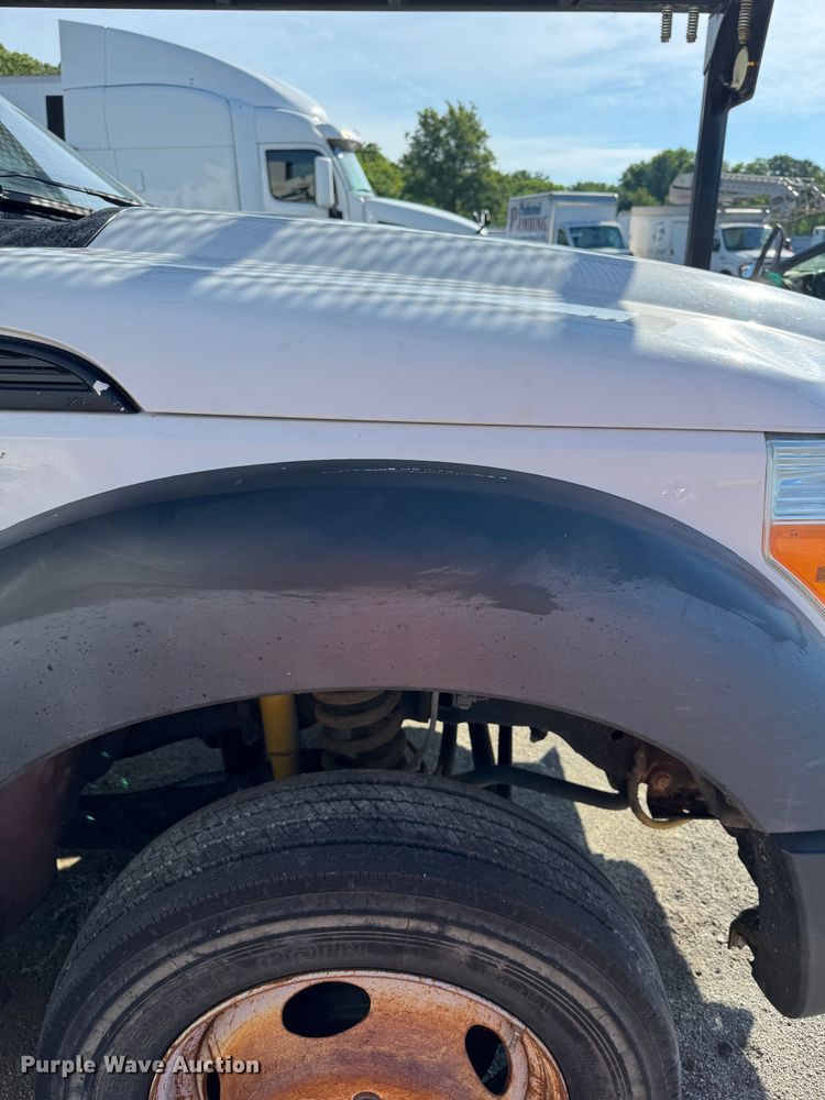image for item YA2832 2016 Ford F550 Super Duty bucket truck
