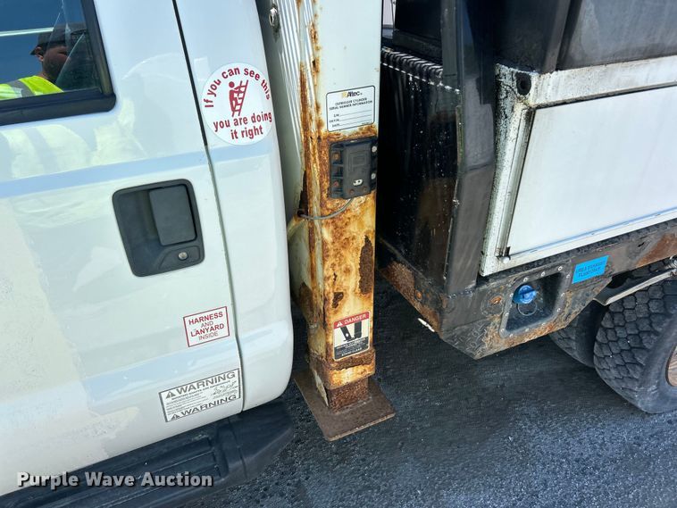image for item YA2832 2016 Ford F550 Super Duty bucket truck