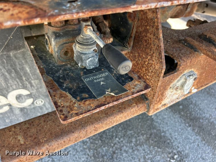 image for item YA2832 2016 Ford F550 Super Duty bucket truck