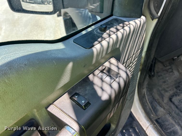 image for item YA2832 2016 Ford F550 Super Duty bucket truck